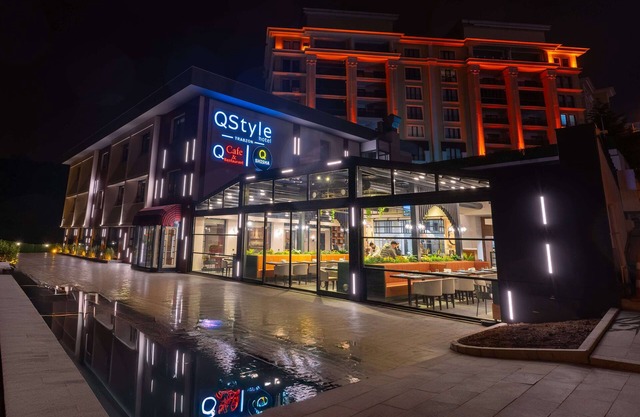 Q Style Hotel