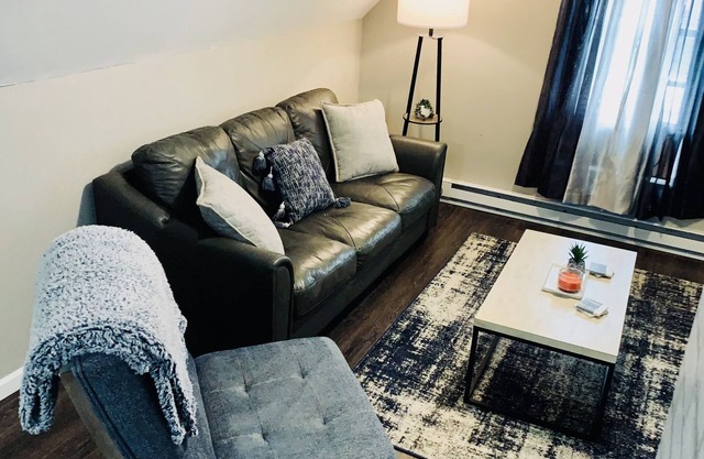 Quaint 2 bedroom apartment just 5 minutes to Fort Drum