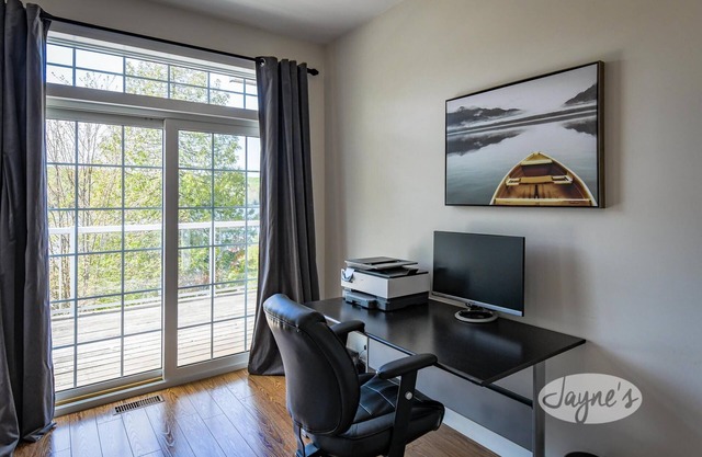 Quaint 3 bedroom, 3 bath, Echo Lake, Baysville! Privacy! Sunsets!