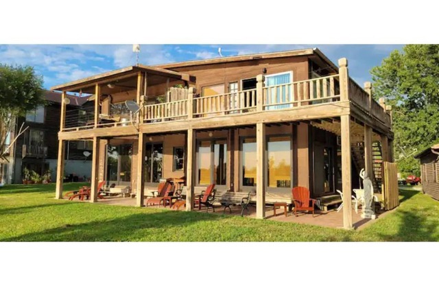 Quaint and peaceful waterfront cabin UNIT #2