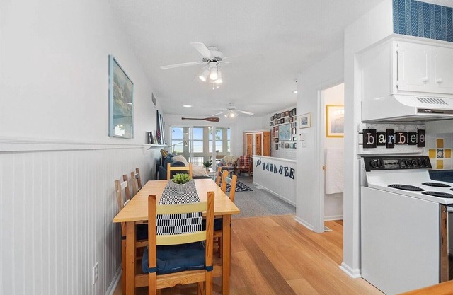 Quaint and quiet 2-bedroom lake front condo overlooking Lake Wawasee.