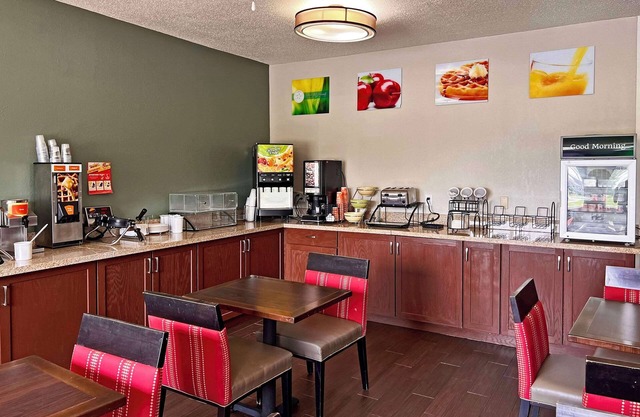 Quality Inn & Suites Green Bay - Ashwaubenon