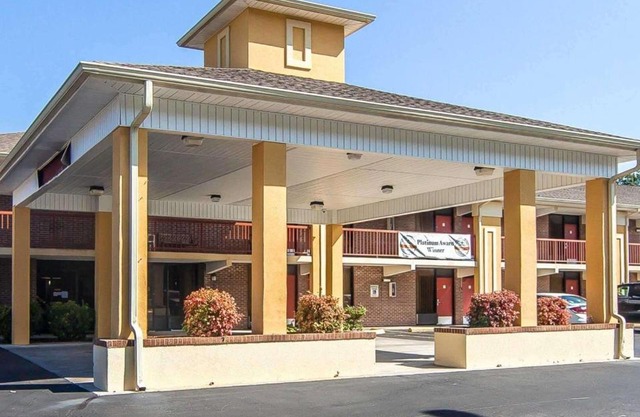 Quality Inn West I - 75