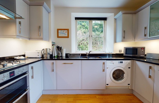 Quarry Cottage I Three bedroom holiday cottage in Bladon