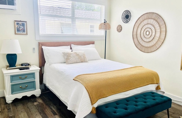Queen Bed Comfort | Tranquil Spot to Unwind Stay