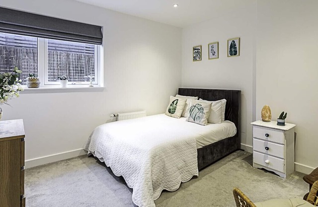 Quiet and Spacious Four Bedroom House