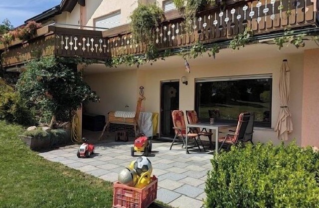 Quiet apartment (84m2) with terrace and barbecue