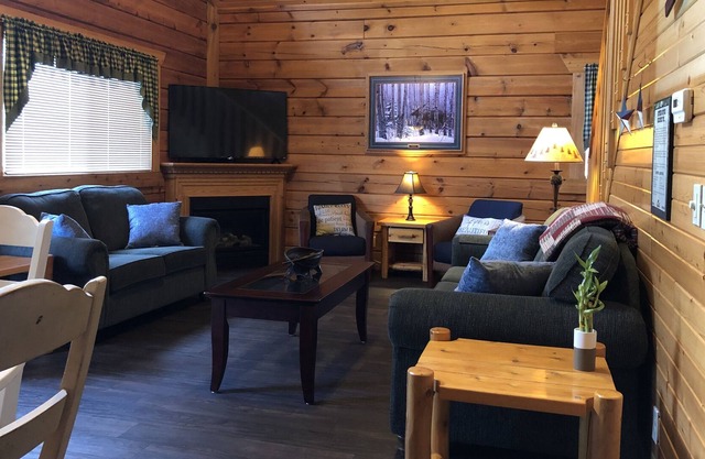 Quiet Cabin near Jellystone, 3 Bears, and ATV trails. UTV rentals available.