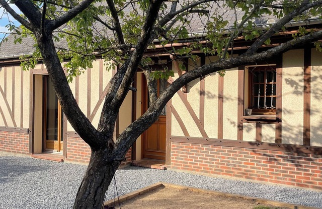 Quiet country house with hiking trails. Dogs welcome.