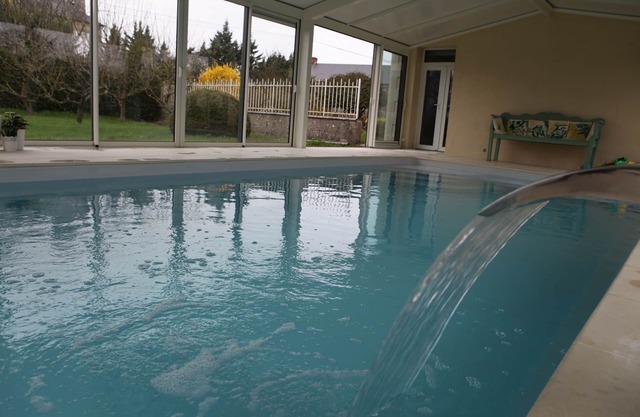 Quiet country house, indoor pool heated all year.