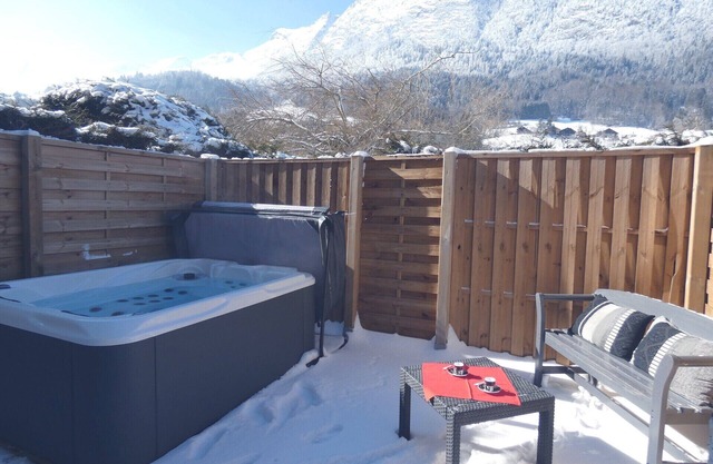 Quiet gite private jacuzzi wifi terrace near Lake Annecy pets welcome