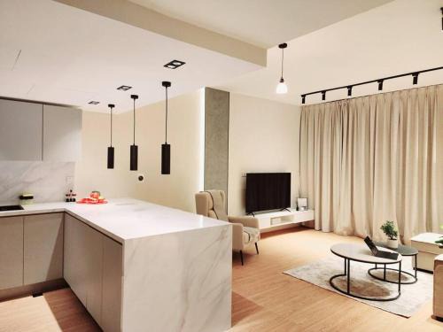 quiet green 1 bedroom for your rest