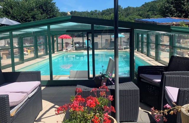 Quiet house of happiness with swimming pools