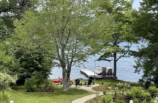 Quiet Long Lake Cottage in Bridgton with dock for boat. Canoe/Kayaks/PaddleBoard