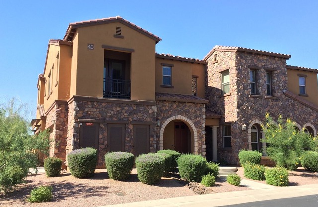 Quiet Peaceful Condo in North Scottsdale AZ, 2 HDTV Hot Tub Pool