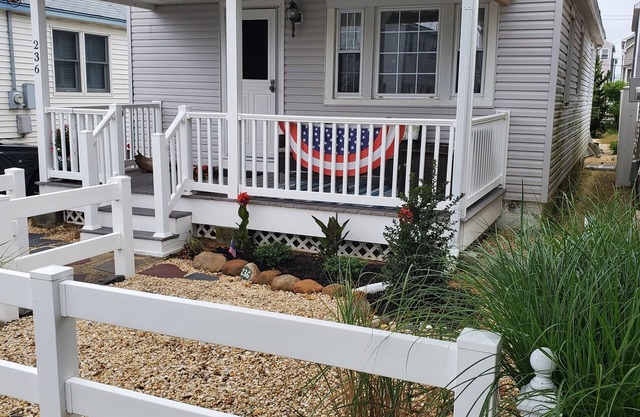 Quiet Seaside Heights Cottage