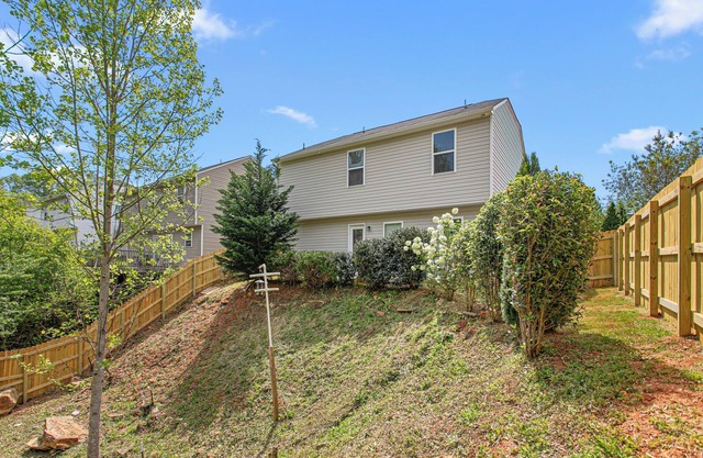 Quiet Suburban Stay w/Parking