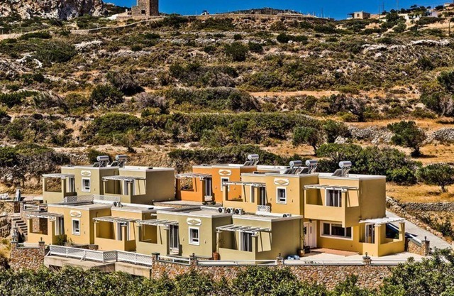 R 1225 Theron’s Villa Skinos With Garden View, Private Balcony & Mountain View