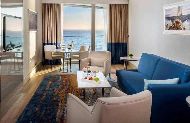 R 1821 Crowne Plaza Istanbul Florya