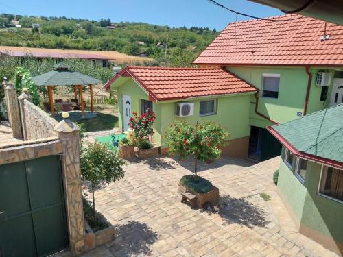 R&H apartmani