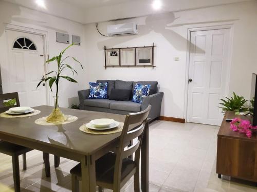 R7 Haven apartment near beach
