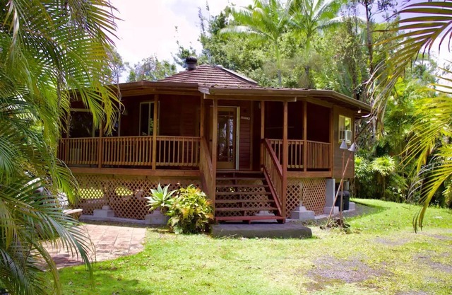 Rain Forest Paradise Ideally located betwn Hilo & Volcano National Pk 2BD/2BAnn