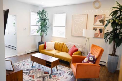 Rainforest Retreat 20m to NYC FREE Parking - Sleeps 16