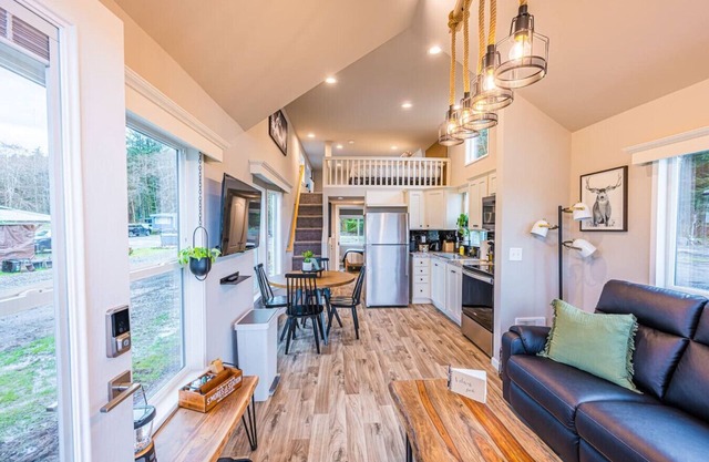 Rainforest Tiny Home Retreat #29