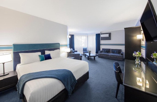 Ramada by Wyndham Diplomat Canberra
