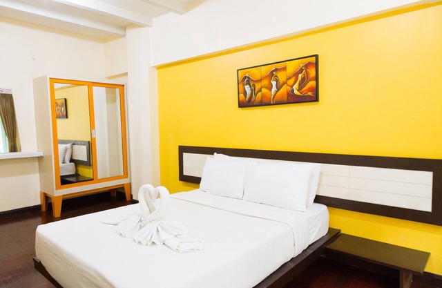 Ramkhamhaeng 42 by Roomquest
