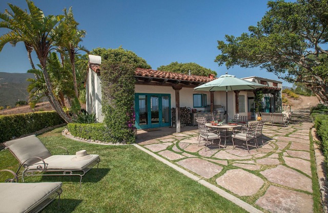 Rancho Vista - Stunning Views on Hillside Ranch