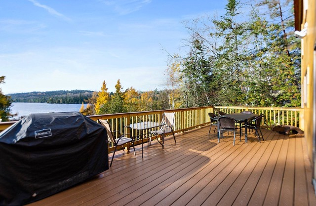 RANGLEY LAKE WATERFRONT! Sleeps 11