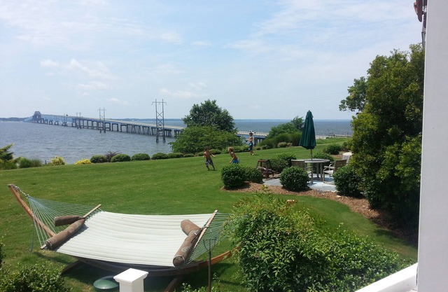 Rappahannock River 4 bdr 3 1/2 bath overlooking the River w/pool as in season.nn