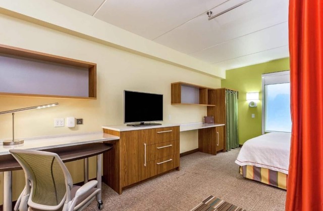 Rare Find! 3 Convenient Units! Kitchen, Pool, Free Breakfast and Parking!
