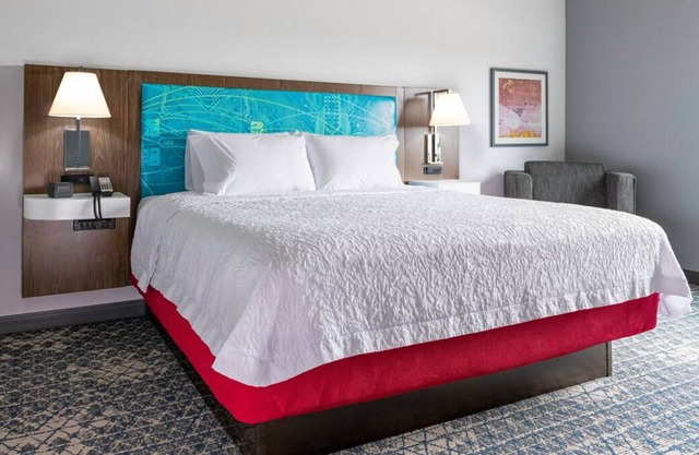 Rare Find! Indoor Pool, Free Parking, Free Full Breakfast, Near Oregon Zoo