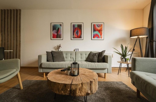 RAUM921 - Stilvolles Apartment - WLAN, Tiefgarage, Küche, Netflix