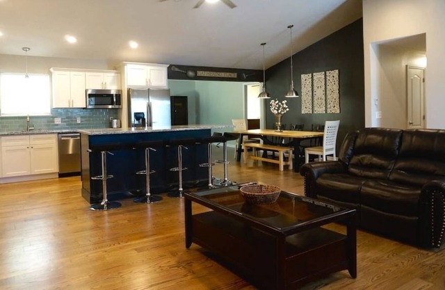 Recently revitalized--Huge kitchen/open floorplan!