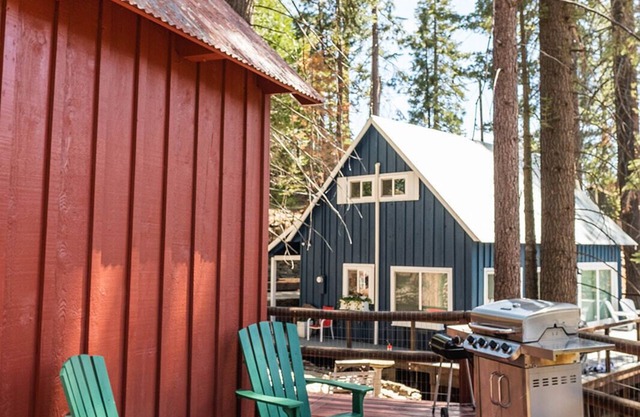 Red House | Minutes to Shaver Lake!