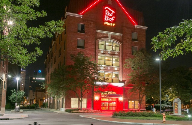Red Roof Inn PLUS+ Columbus Downtown-Convention Center