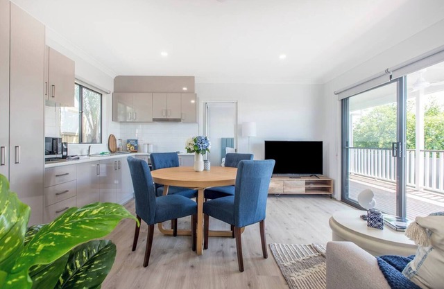 Redcliffe Retreat Moreton Bay Coastal Cottage
