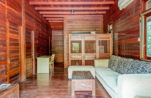 RedDoorz Resort @ Taman Wisata Mangrove