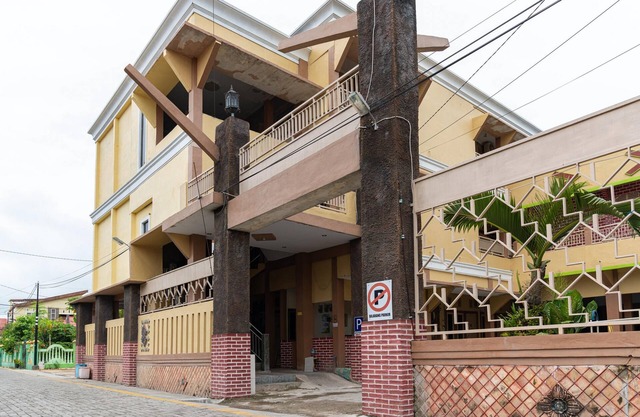 RedDoorz Syariah near Jalan A Yani KM 8 Citraland