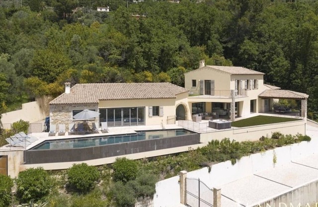 Reduced! Luxurious Modern Villa With Fabulous Views and Heated Infinity Pool