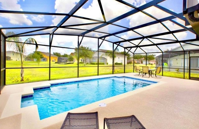 Ref 98. Beautiful villa, own pool, gated Resort near Disney