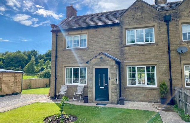 Refurbished and modernised 3 bedroom cottage.