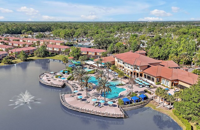 Regal Oaks Resort Vacation Townhomes by IDILIQ