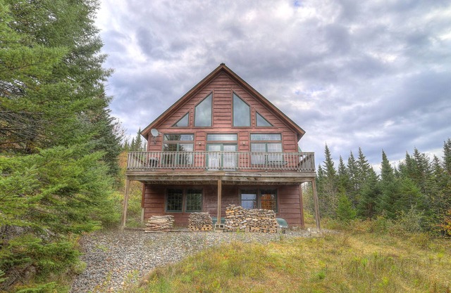 Reid - Quiet, secluded cabin in the Rangeley Overlook