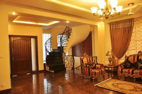 Reina Boutique Hotel - G9