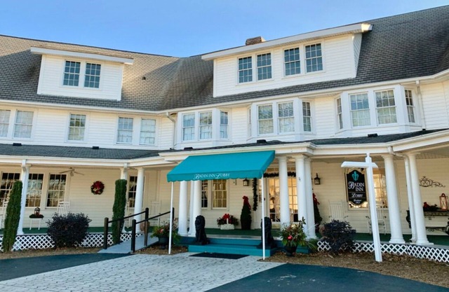 Relax and unwind in the quiet surroundings of this historic inn.