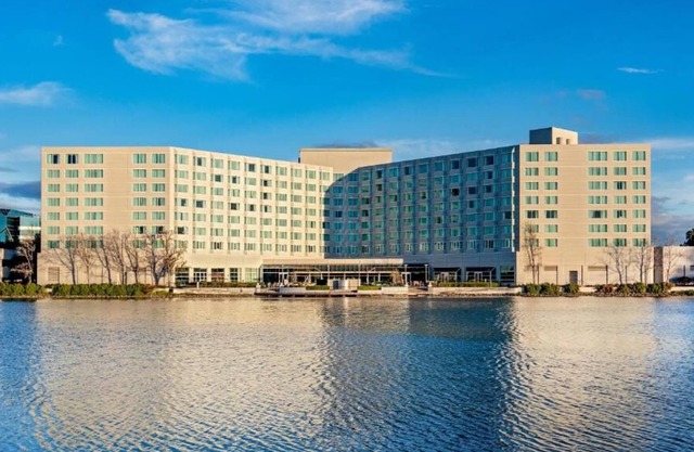 Relax and Unwind! Scenic Views of Lagoon and Mountain, Pool, Pet-friendly!